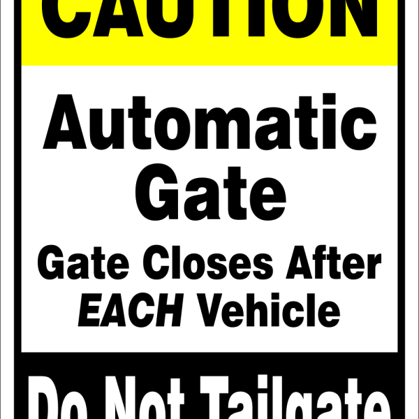 Caution : Automatic gate, gate closes after each vehicle safety sign (CAU046)