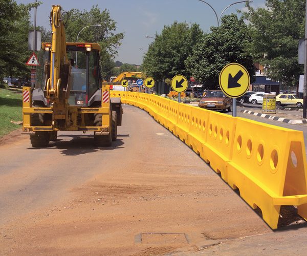 image description Water-Filled Safety Barriers (Interlocking)